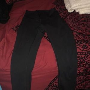 LULU LEMON leggings barely worn black NON PILL
